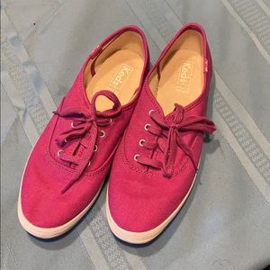 Size 8 Dream Foam Keds